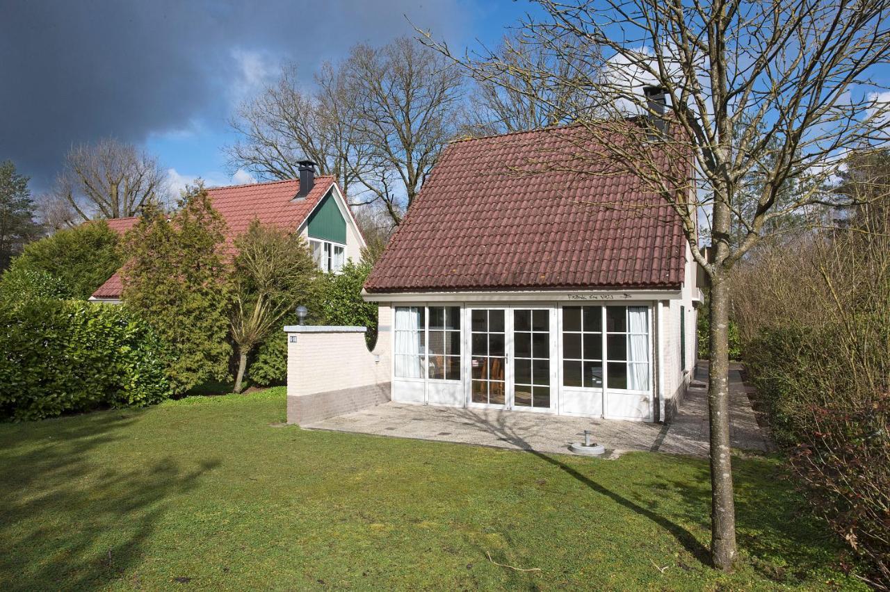 Bungalow - 6 Personen Gelegen In De Nabije Omgeving Van Avonturenpark Hellendoorn En De Prachtige Sallandse Heuvelrug En Eelerberg Exterior foto