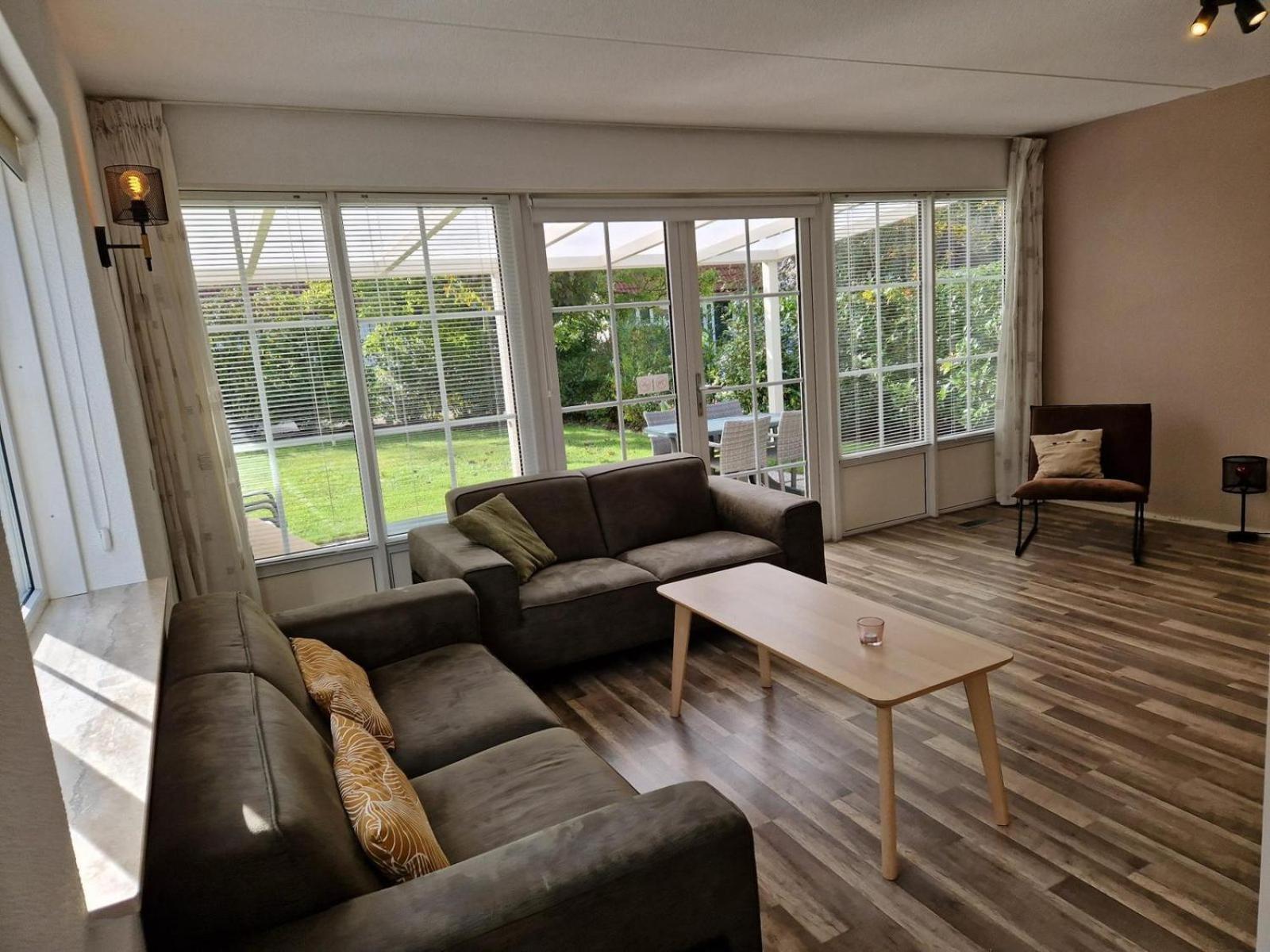 Bungalow - 6 Personen Gelegen In De Nabije Omgeving Van Avonturenpark Hellendoorn En De Prachtige Sallandse Heuvelrug En Eelerberg Exterior foto