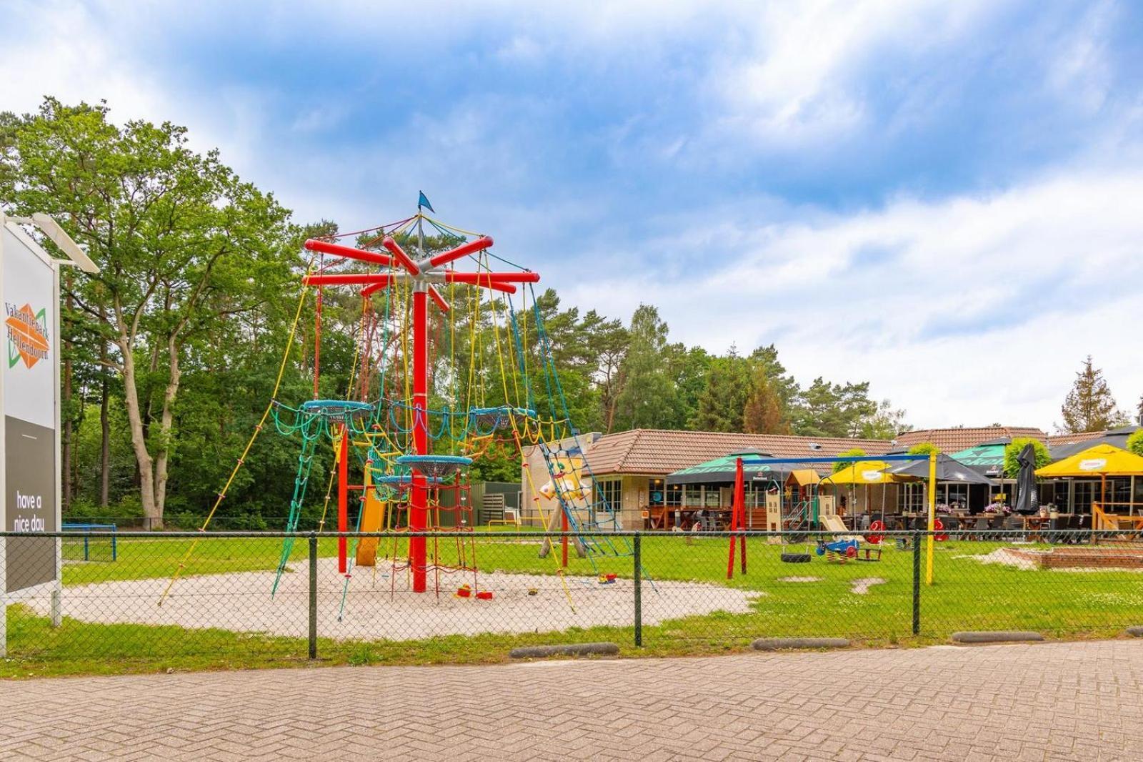 Bungalow - 6 Personen Gelegen In De Nabije Omgeving Van Avonturenpark Hellendoorn En De Prachtige Sallandse Heuvelrug En Eelerberg Exterior foto