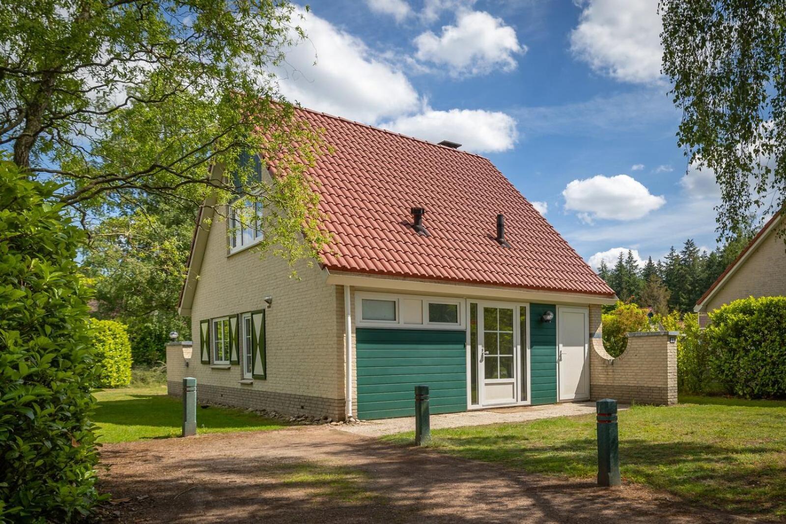 Bungalow - 6 Personen Gelegen In De Nabije Omgeving Van Avonturenpark Hellendoorn En De Prachtige Sallandse Heuvelrug En Eelerberg Exterior foto