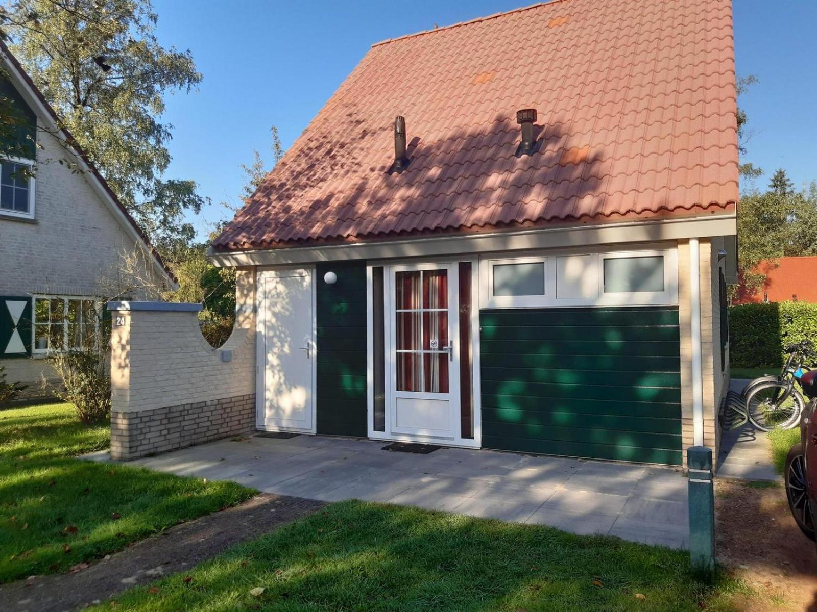 Bungalow - 6 Personen Gelegen In De Nabije Omgeving Van Avonturenpark Hellendoorn En De Prachtige Sallandse Heuvelrug En Eelerberg Exterior foto